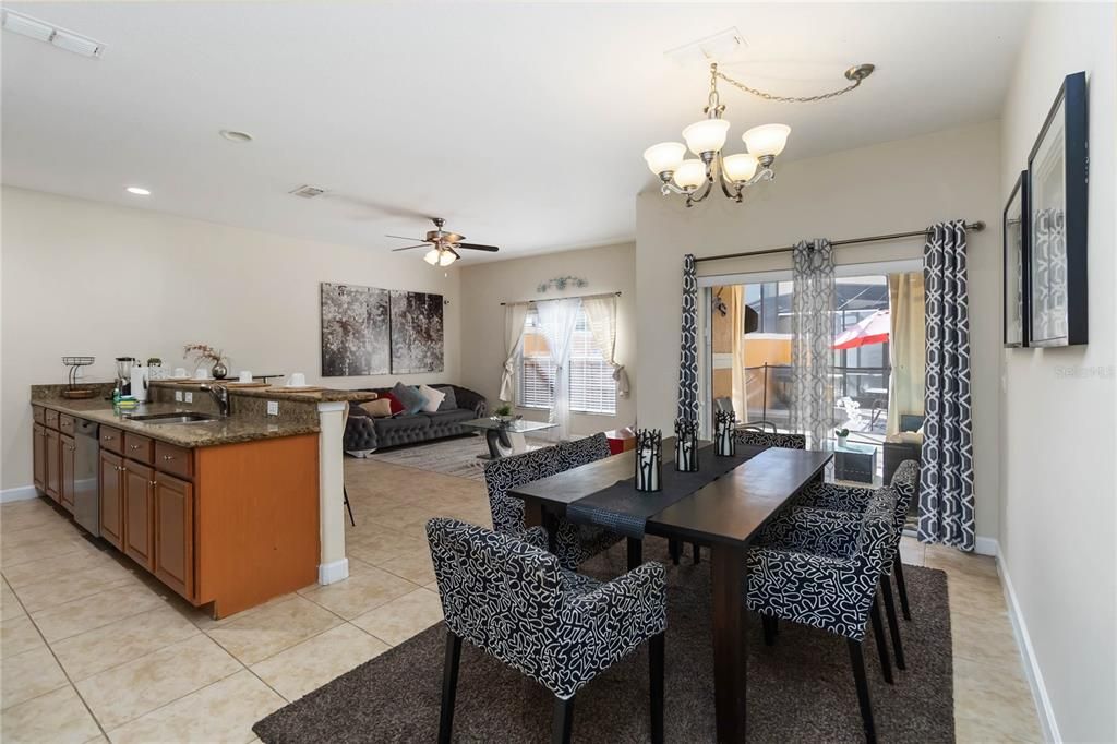 En Venta: $359,000 (4 camas, 3 baños, 2178 Pies cuadrados)