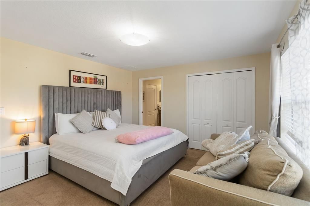 En Venta: $359,000 (4 camas, 3 baños, 2178 Pies cuadrados)