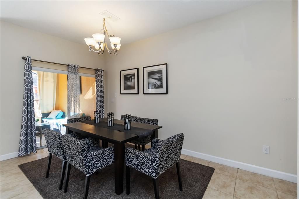 En Venta: $359,000 (4 camas, 3 baños, 2178 Pies cuadrados)