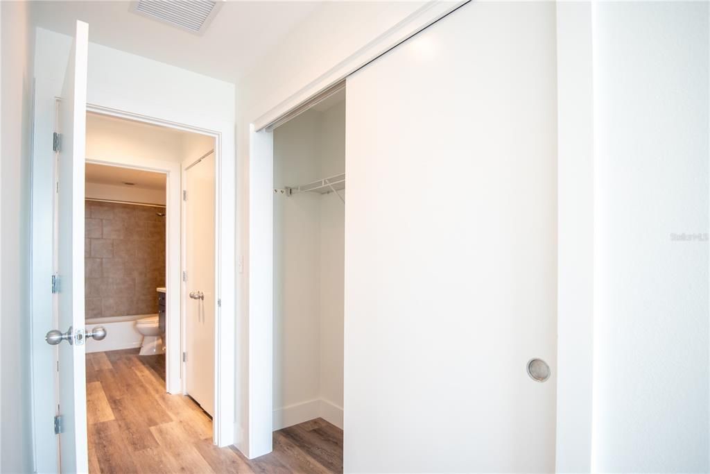 For Rent: $2,300 (1 beds, 1 baths, 840 Square Feet)