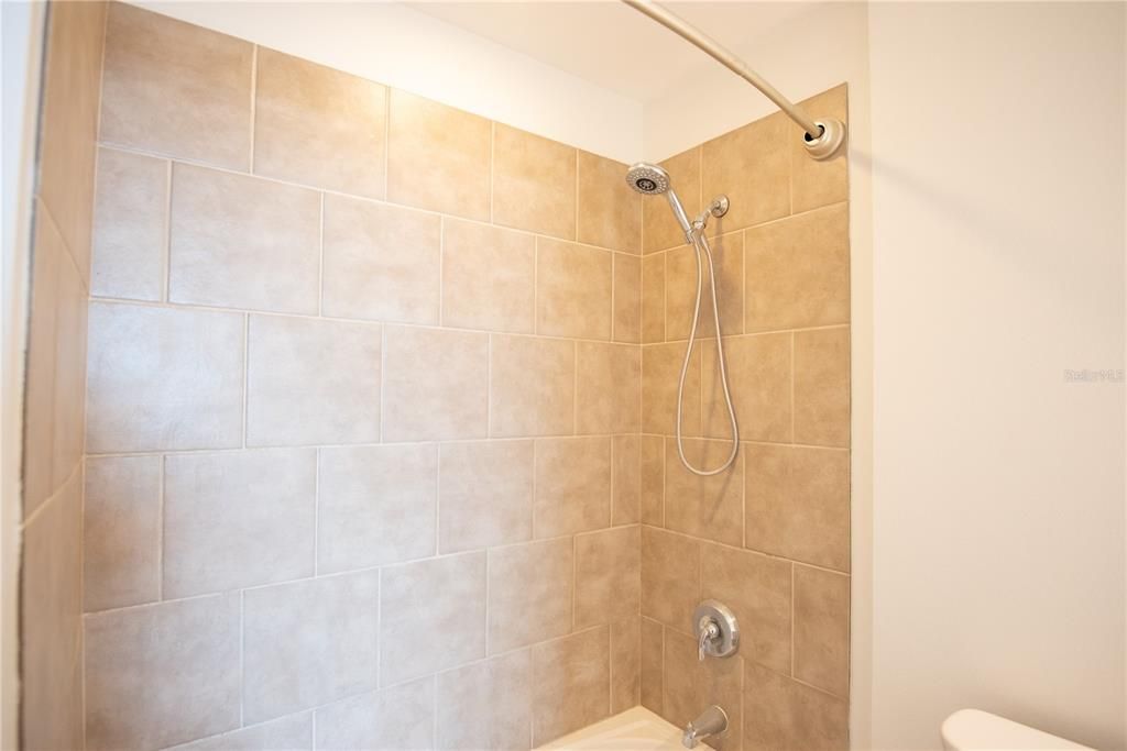 For Rent: $2,300 (1 beds, 1 baths, 840 Square Feet)