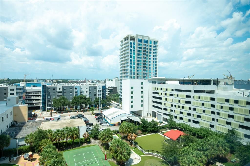 For Rent: $2,300 (1 beds, 1 baths, 840 Square Feet)