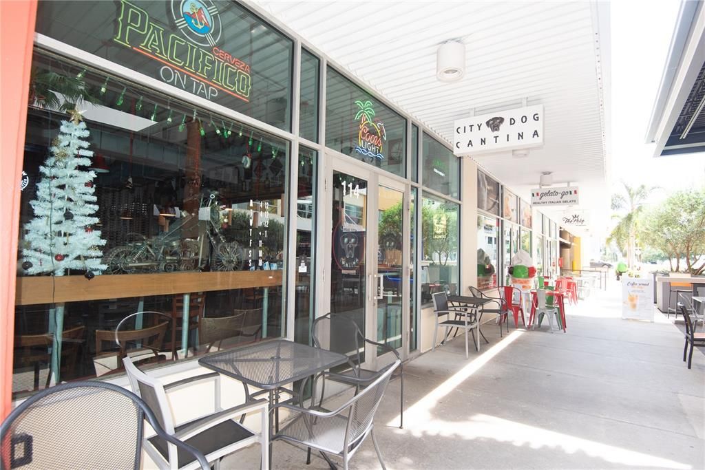 For Rent: $2,300 (1 beds, 1 baths, 840 Square Feet)