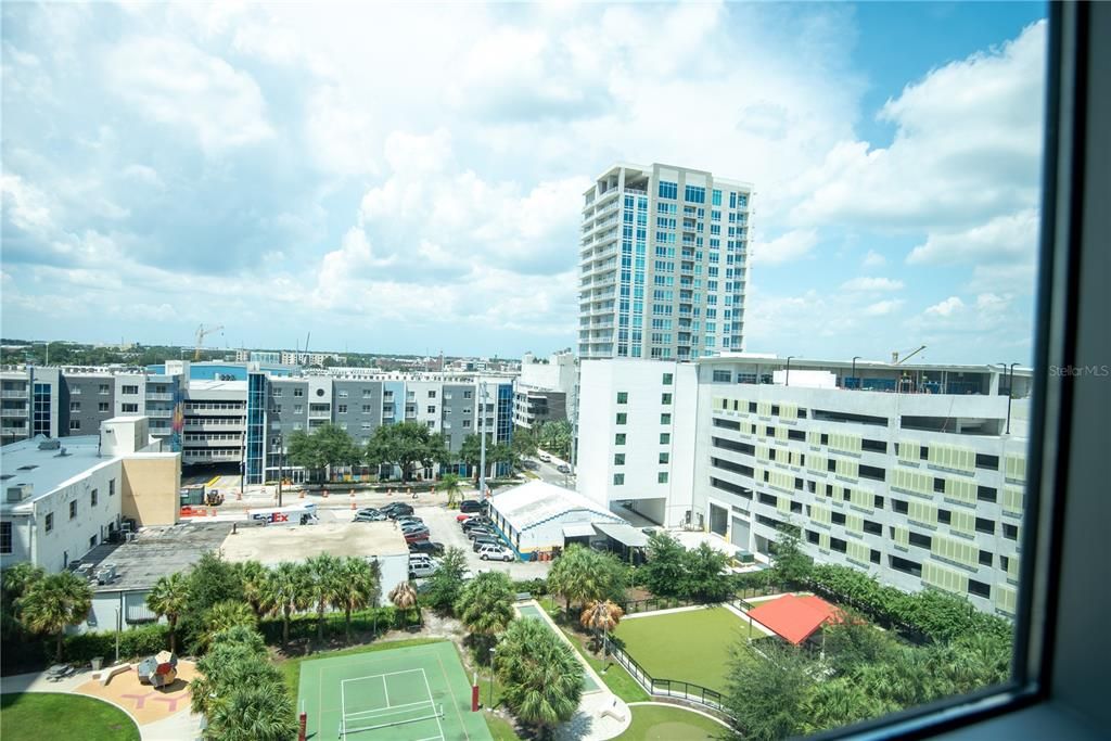 For Rent: $2,300 (1 beds, 1 baths, 840 Square Feet)