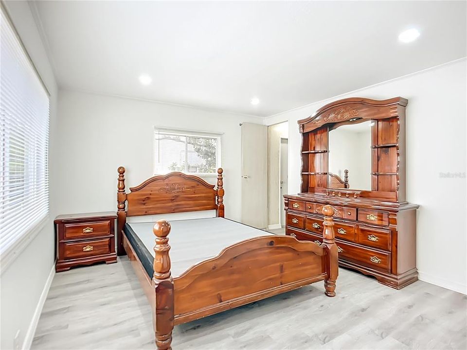 待售: $65,000 (3 贝兹, 2 浴室, 1104 平方英尺)