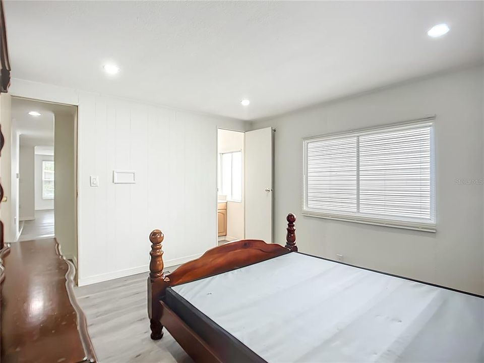 待售: $65,000 (3 贝兹, 2 浴室, 1104 平方英尺)