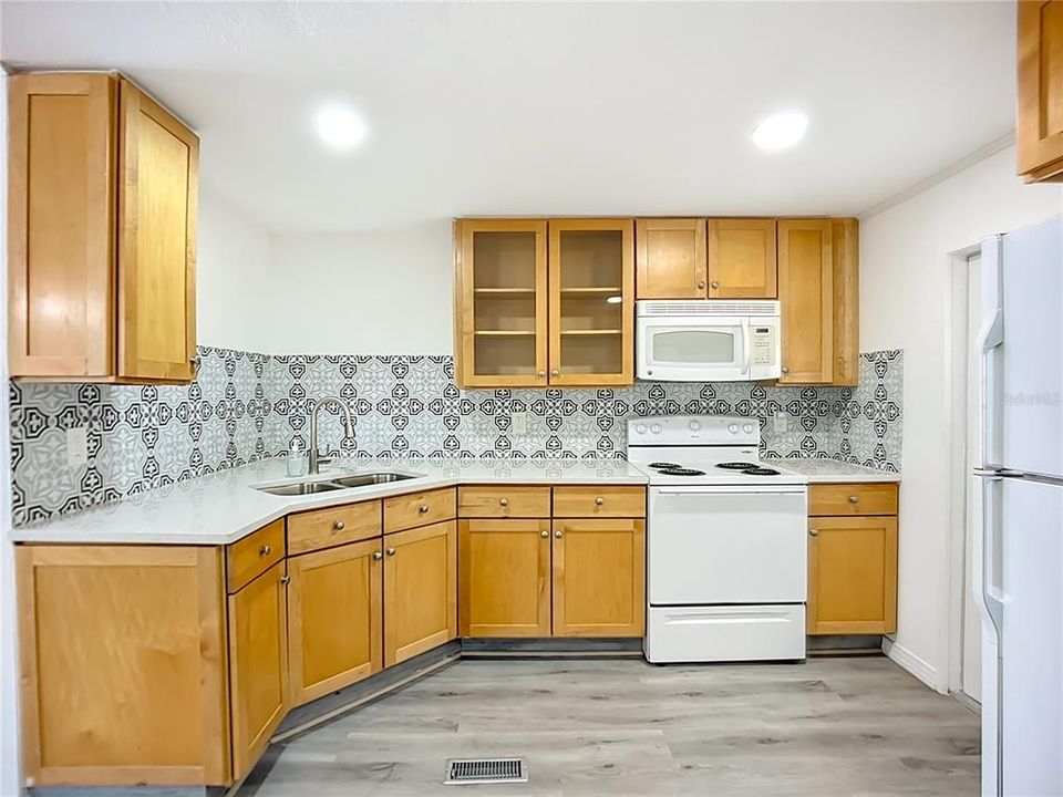 待售: $65,000 (3 贝兹, 2 浴室, 1104 平方英尺)