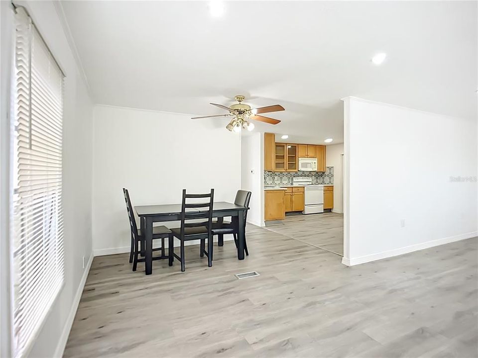 待售: $65,000 (3 贝兹, 2 浴室, 1104 平方英尺)