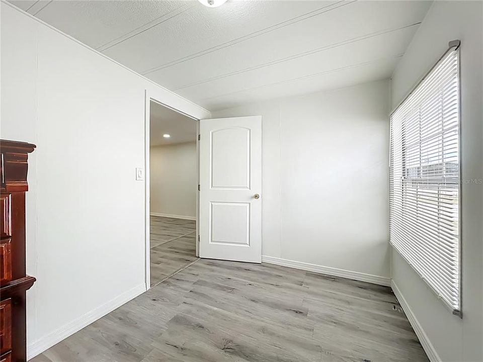 待售: $65,000 (3 贝兹, 2 浴室, 1104 平方英尺)