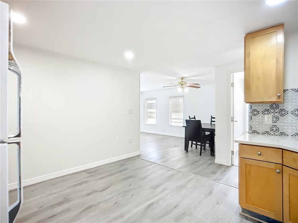 待售: $65,000 (3 贝兹, 2 浴室, 1104 平方英尺)