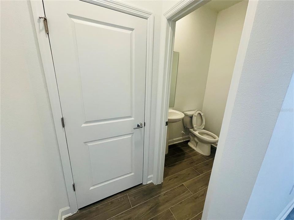 出租: $3,249 (4 贝兹, 3 浴室, 2911 平方英尺)