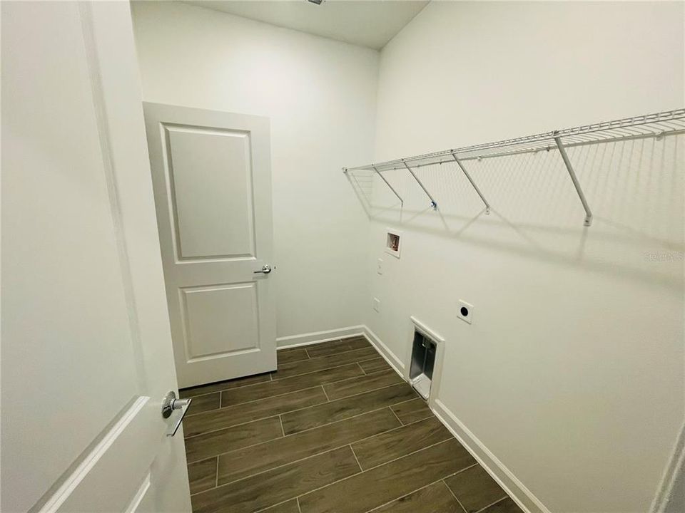 出租: $3,249 (4 贝兹, 3 浴室, 2911 平方英尺)