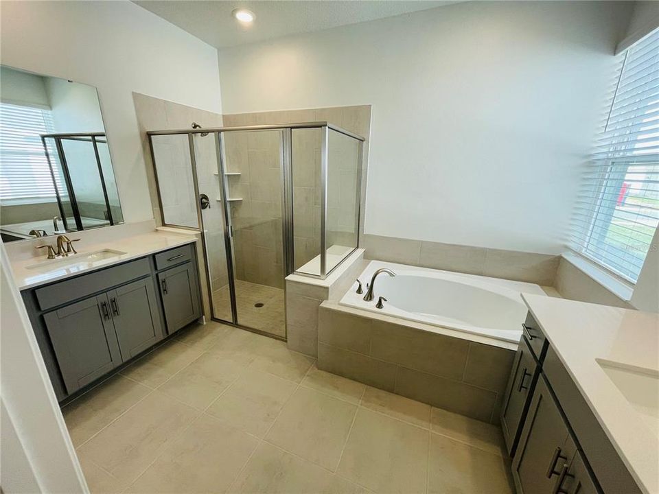 出租: $3,249 (4 贝兹, 3 浴室, 2911 平方英尺)