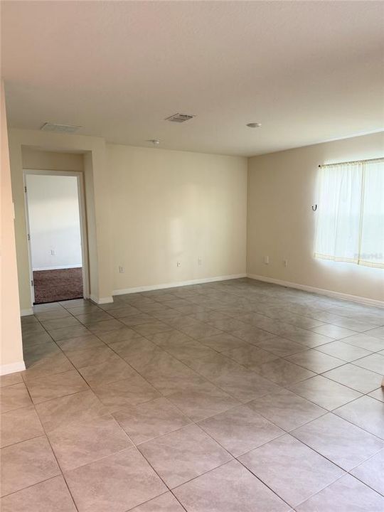 For Rent: $2,300 (4 beds, 2 baths, 1846 Square Feet)