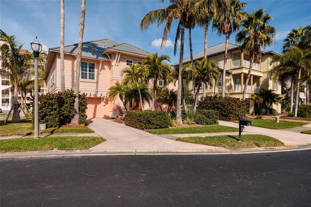 For Sale: $1,450,000 (3 beds, 2 baths, 3124 Square Feet)