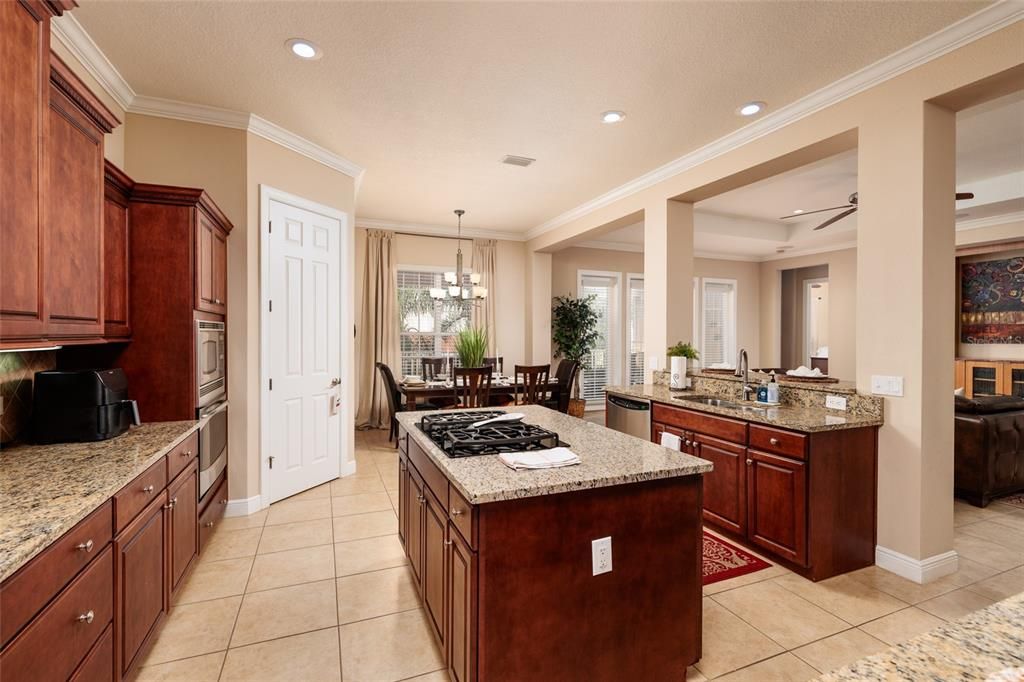 For Sale: $1,450,000 (3 beds, 2 baths, 3124 Square Feet)