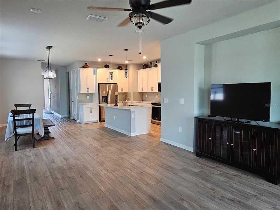 For Sale: $465,000 (3 beds, 2 baths, 1787 Square Feet)