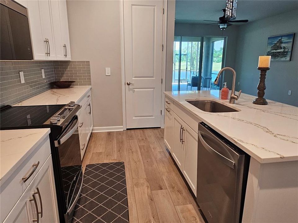 For Sale: $465,000 (3 beds, 2 baths, 1787 Square Feet)