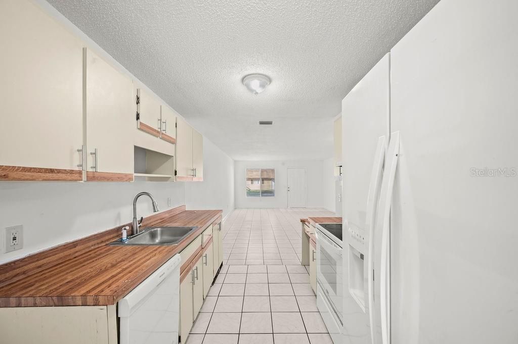 En Venta: $140,000 (3 camas, 2 baños, 1140 Pies cuadrados)