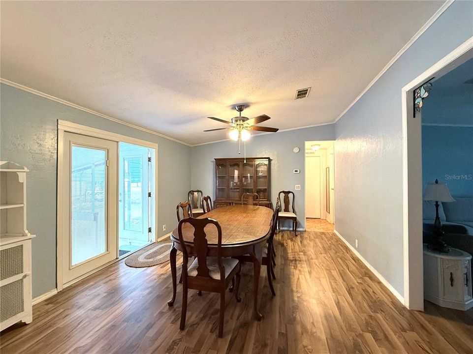 For Sale: $268,500 (3 beds, 3 baths, 1728 Square Feet)