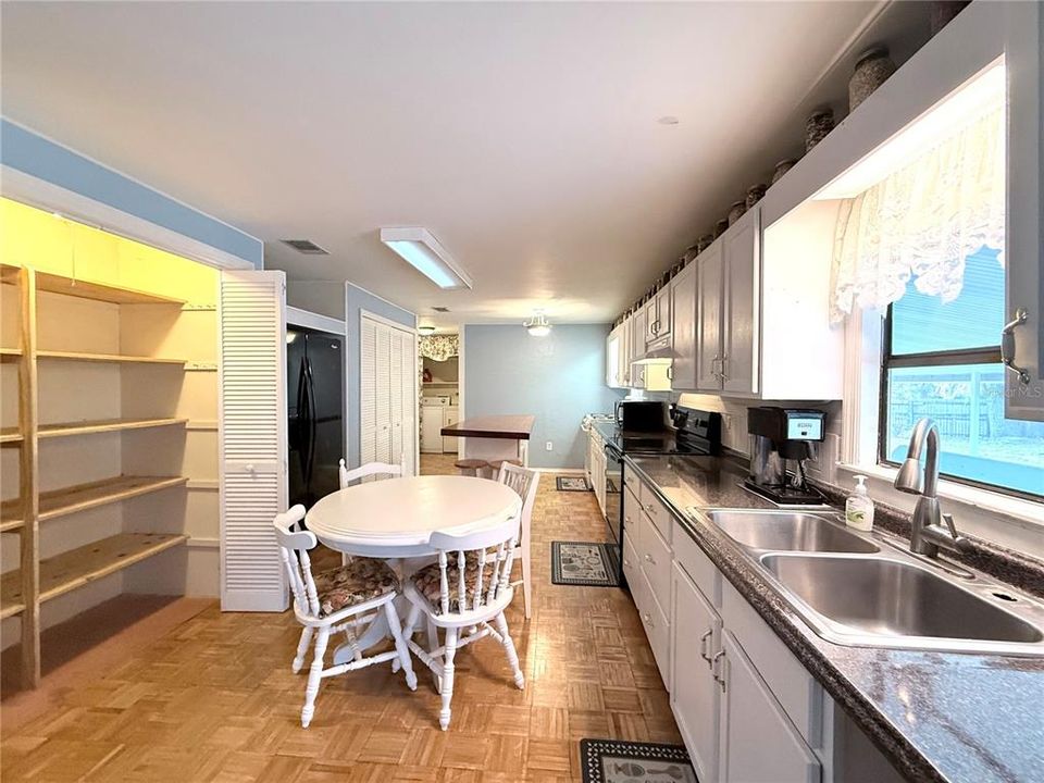 For Sale: $268,500 (3 beds, 3 baths, 1728 Square Feet)