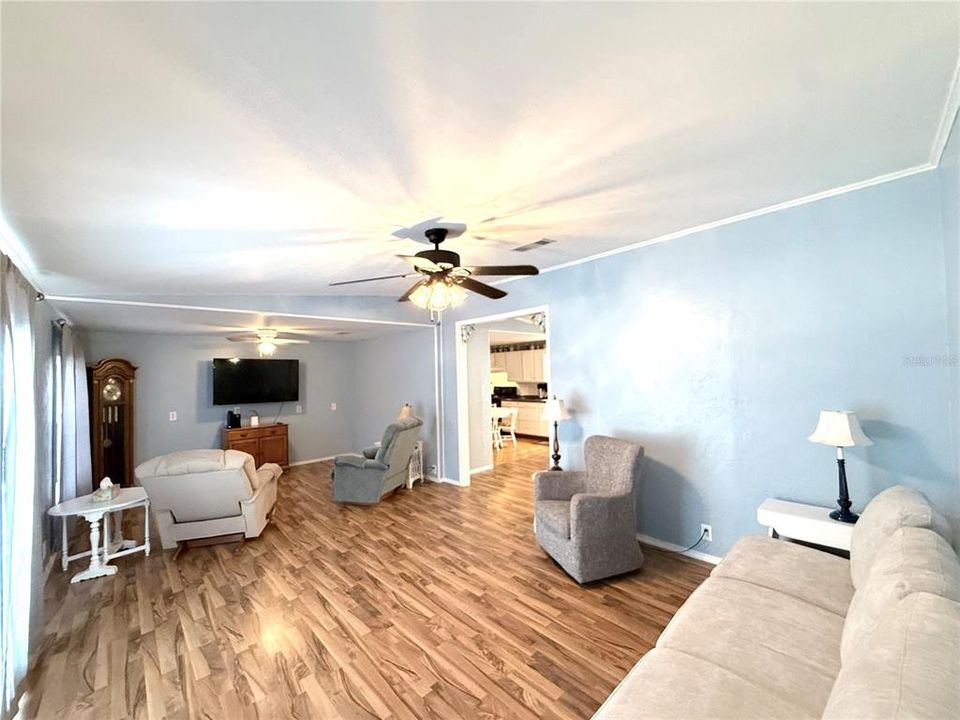 For Sale: $268,500 (3 beds, 3 baths, 1728 Square Feet)