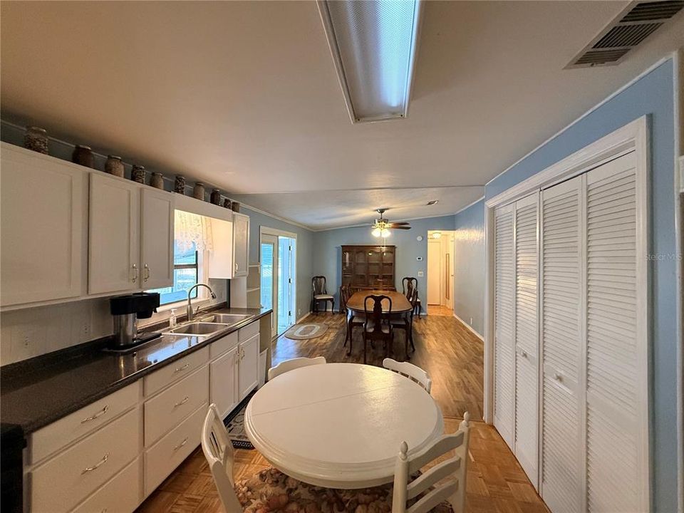 For Sale: $268,500 (3 beds, 3 baths, 1728 Square Feet)