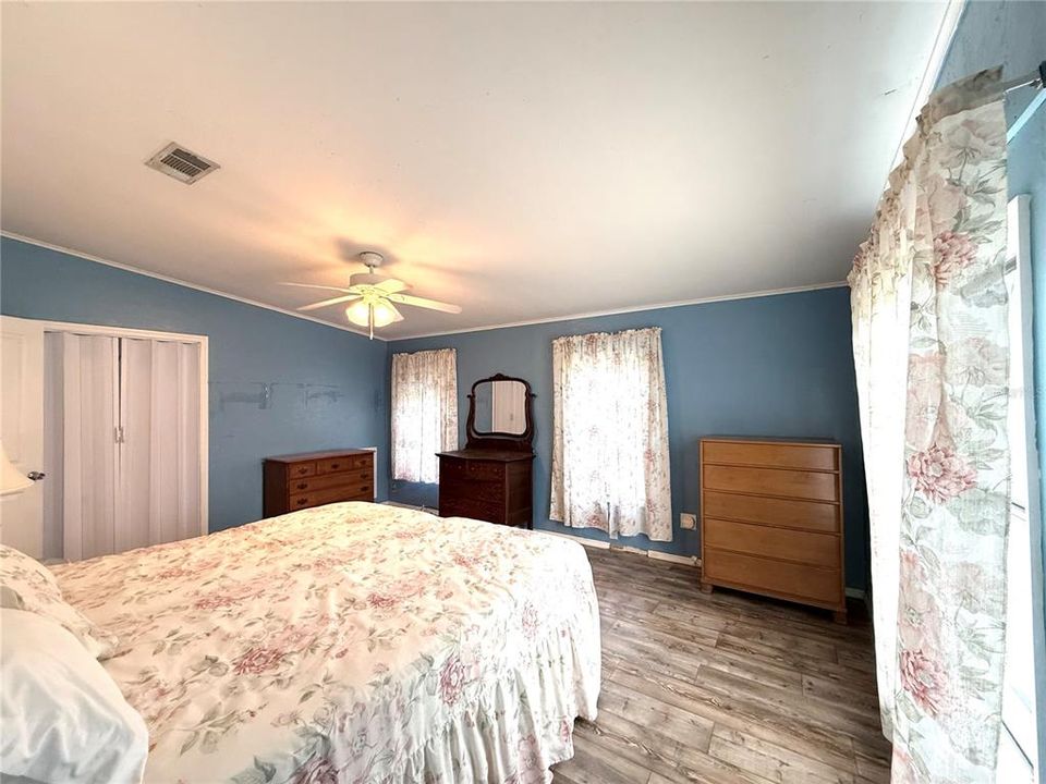 For Sale: $268,500 (3 beds, 3 baths, 1728 Square Feet)