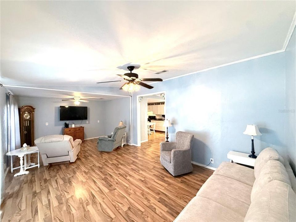 For Sale: $268,500 (3 beds, 3 baths, 1728 Square Feet)