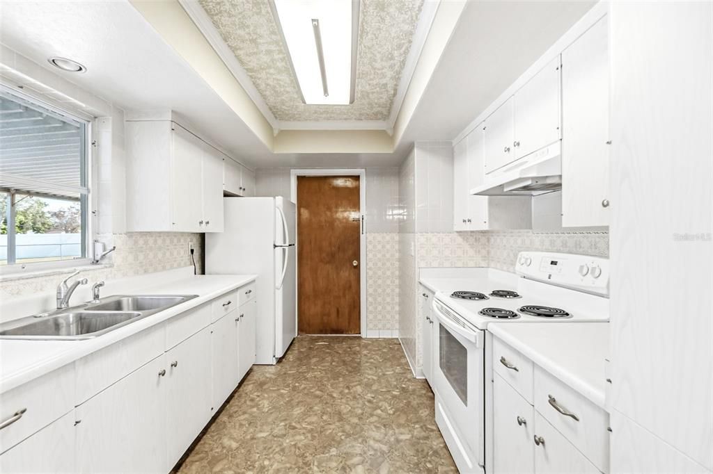 Activo con contrato: $385,000 (3 camas, 2 baños, 1474 Pies cuadrados)