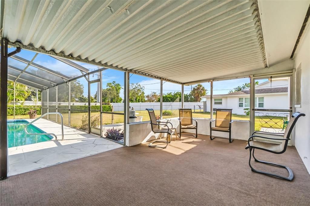 Activo con contrato: $385,000 (3 camas, 2 baños, 1474 Pies cuadrados)