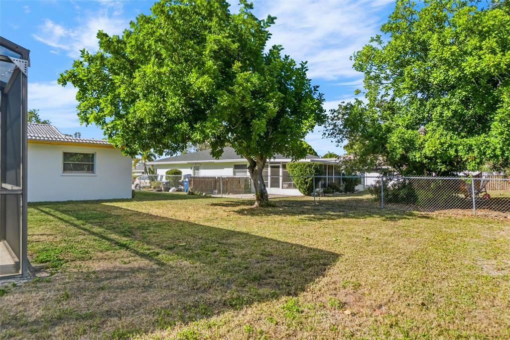 Activo con contrato: $385,000 (3 camas, 2 baños, 1474 Pies cuadrados)