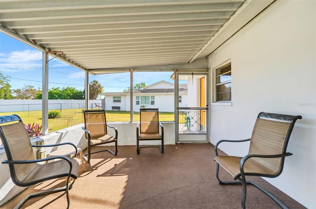 Activo con contrato: $385,000 (3 camas, 2 baños, 1474 Pies cuadrados)