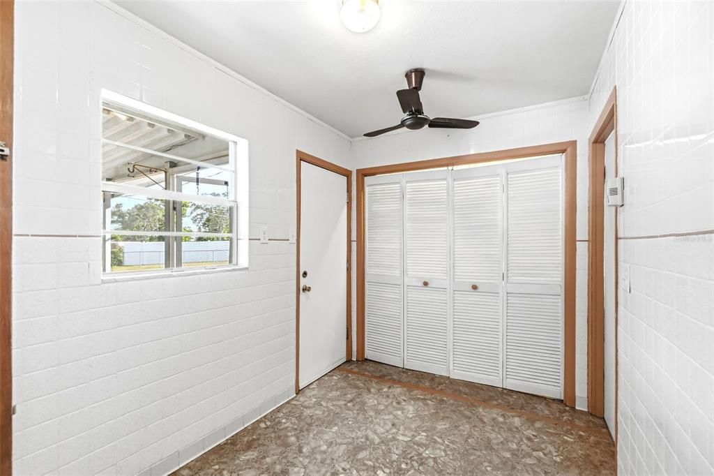 Activo con contrato: $385,000 (3 camas, 2 baños, 1474 Pies cuadrados)