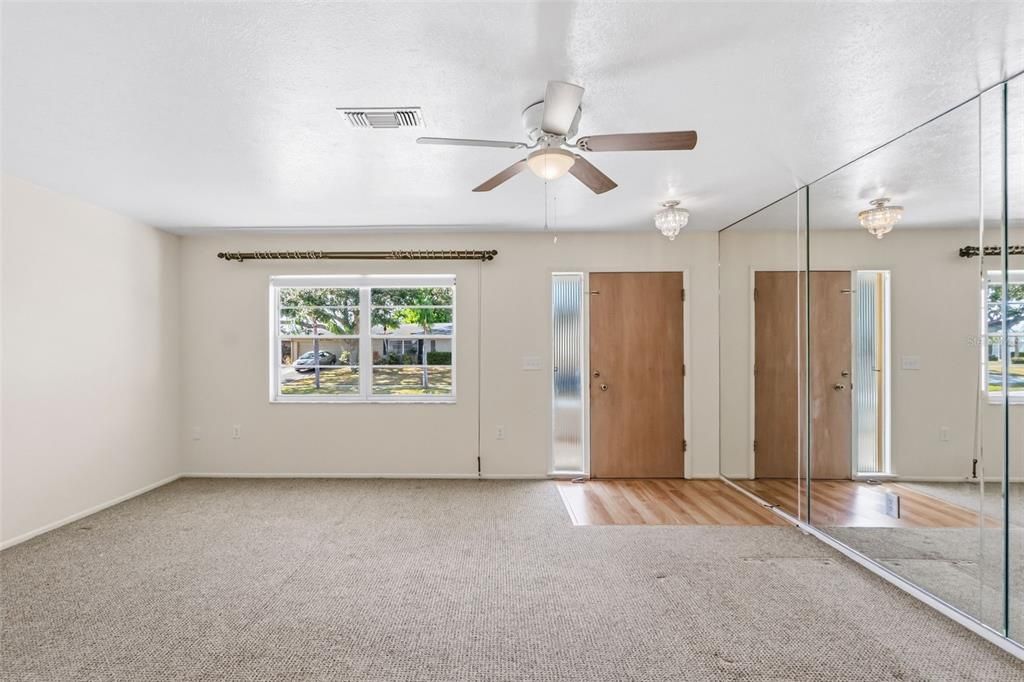 Activo con contrato: $385,000 (3 camas, 2 baños, 1474 Pies cuadrados)