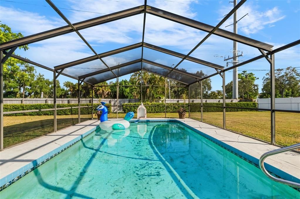 Activo con contrato: $385,000 (3 camas, 2 baños, 1474 Pies cuadrados)