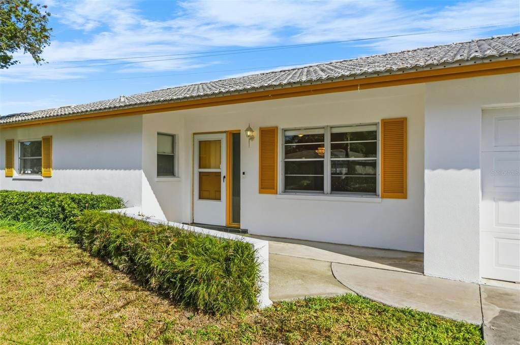 Activo con contrato: $385,000 (3 camas, 2 baños, 1474 Pies cuadrados)