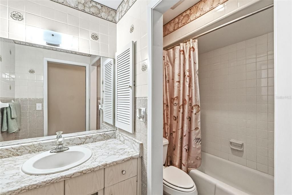 Activo con contrato: $385,000 (3 camas, 2 baños, 1474 Pies cuadrados)