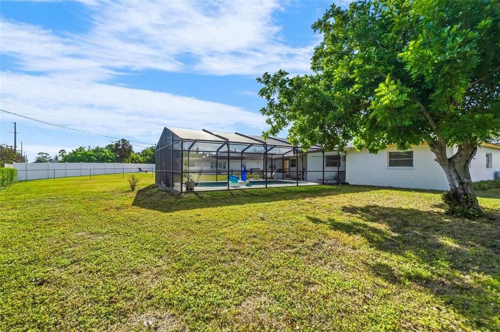 Activo con contrato: $385,000 (3 camas, 2 baños, 1474 Pies cuadrados)