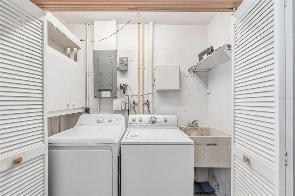 Activo con contrato: $385,000 (3 camas, 2 baños, 1474 Pies cuadrados)