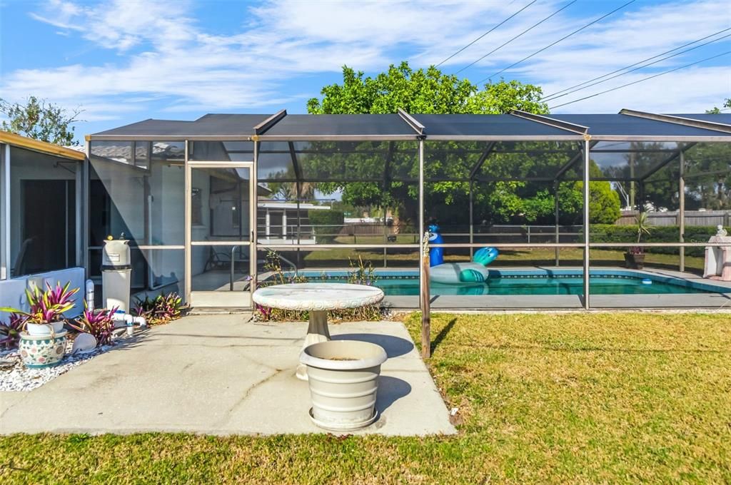 Activo con contrato: $385,000 (3 camas, 2 baños, 1474 Pies cuadrados)