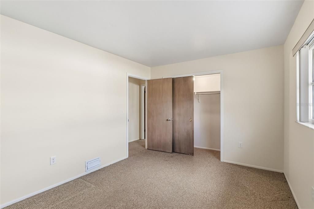 Activo con contrato: $385,000 (3 camas, 2 baños, 1474 Pies cuadrados)