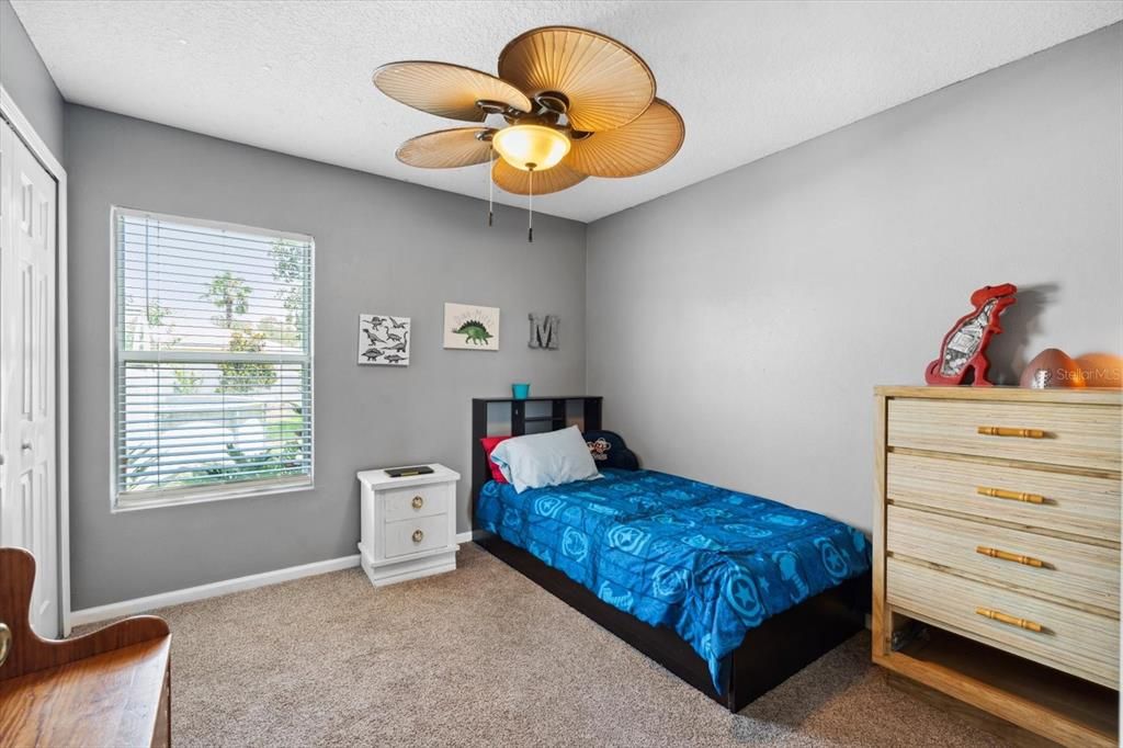 待售: $350,000 (4 贝兹, 2 浴室, 1958 平方英尺)