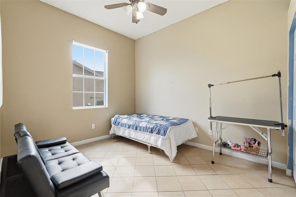 For Sale: $359,900 (5 beds, 3 baths, 2782 Square Feet)