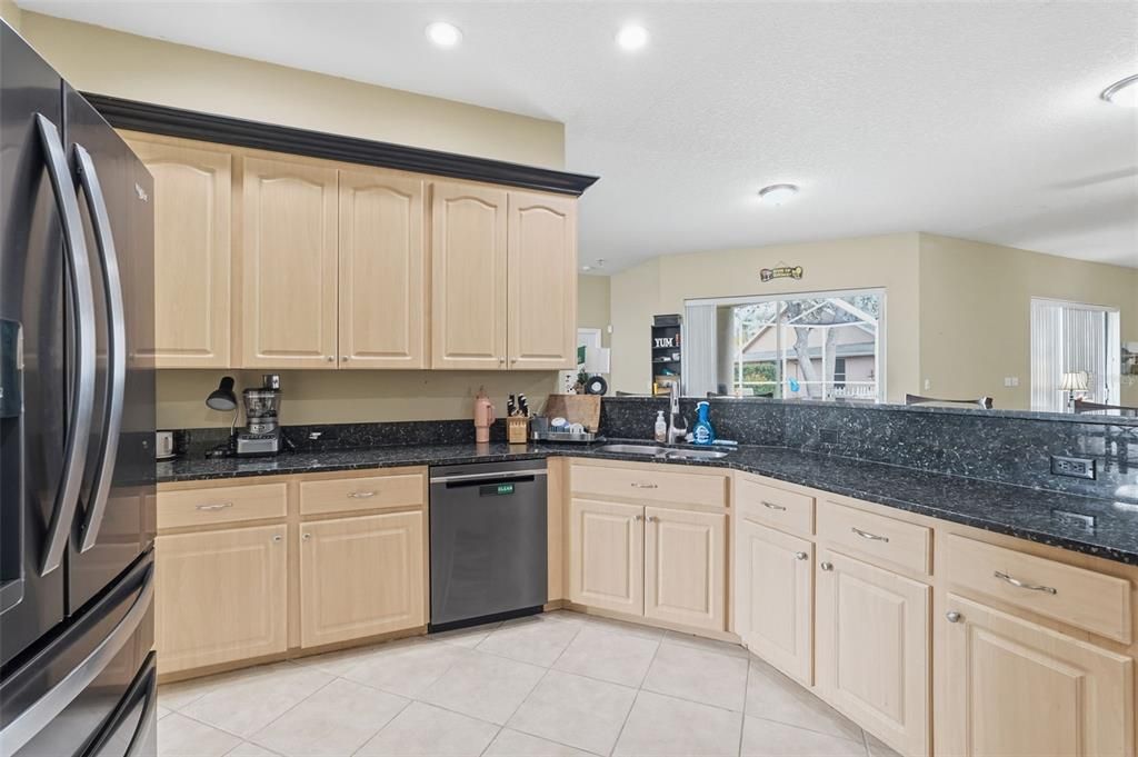 For Sale: $359,900 (5 beds, 3 baths, 2782 Square Feet)