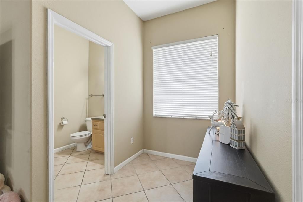 For Sale: $359,900 (5 beds, 3 baths, 2782 Square Feet)