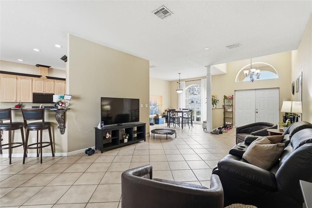 For Sale: $359,900 (5 beds, 3 baths, 2782 Square Feet)