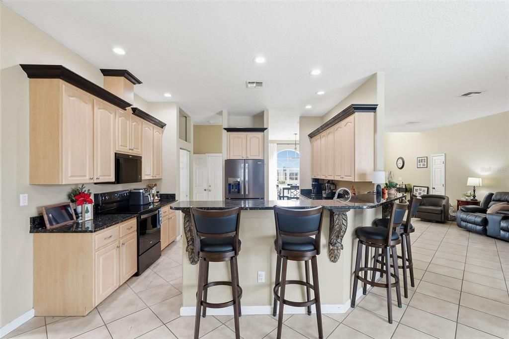 For Sale: $359,900 (5 beds, 3 baths, 2782 Square Feet)