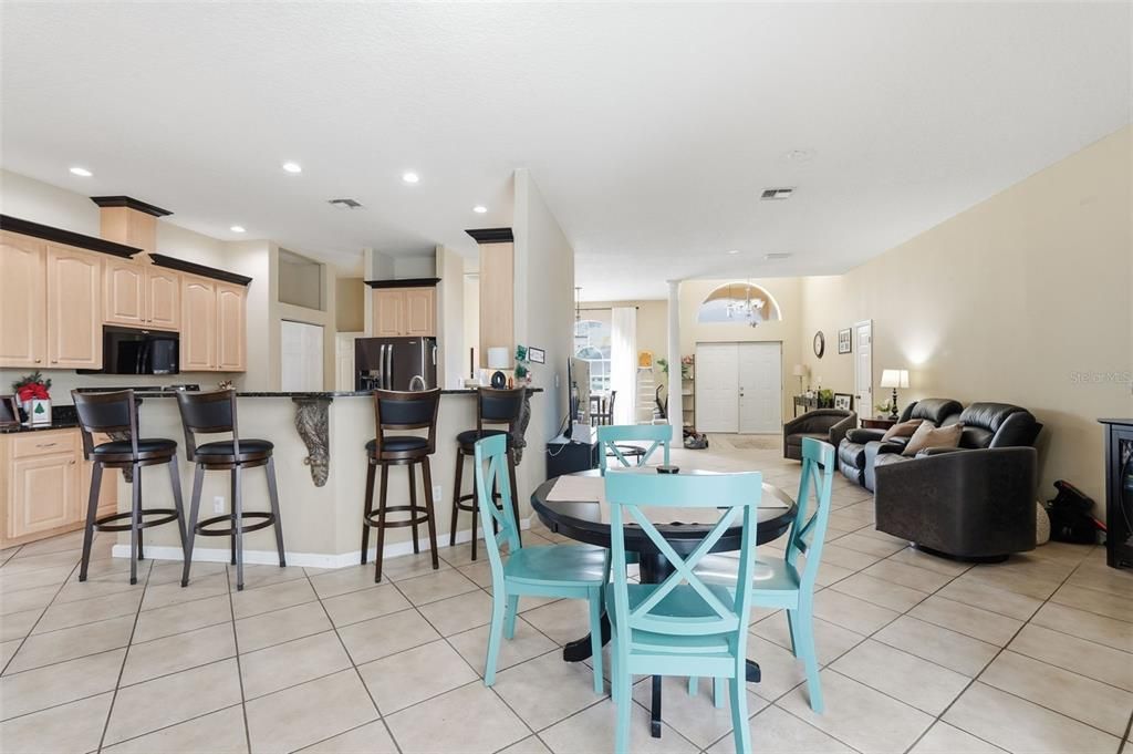 For Sale: $359,900 (5 beds, 3 baths, 2782 Square Feet)