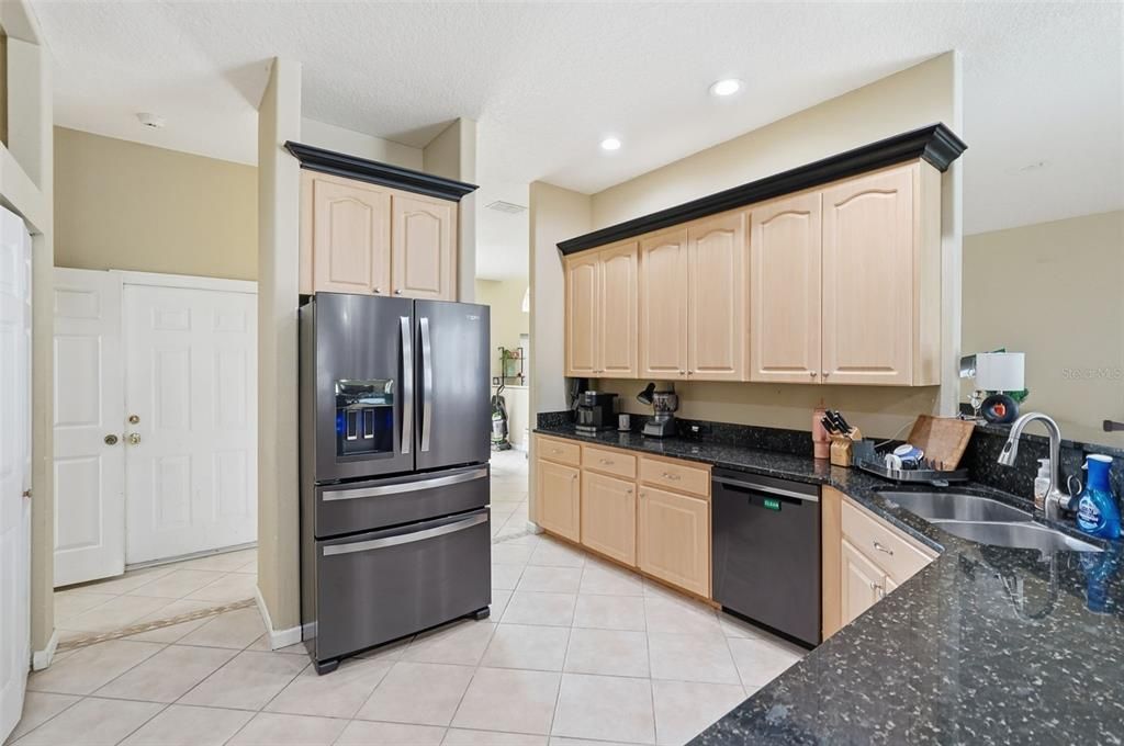 For Sale: $359,900 (5 beds, 3 baths, 2782 Square Feet)